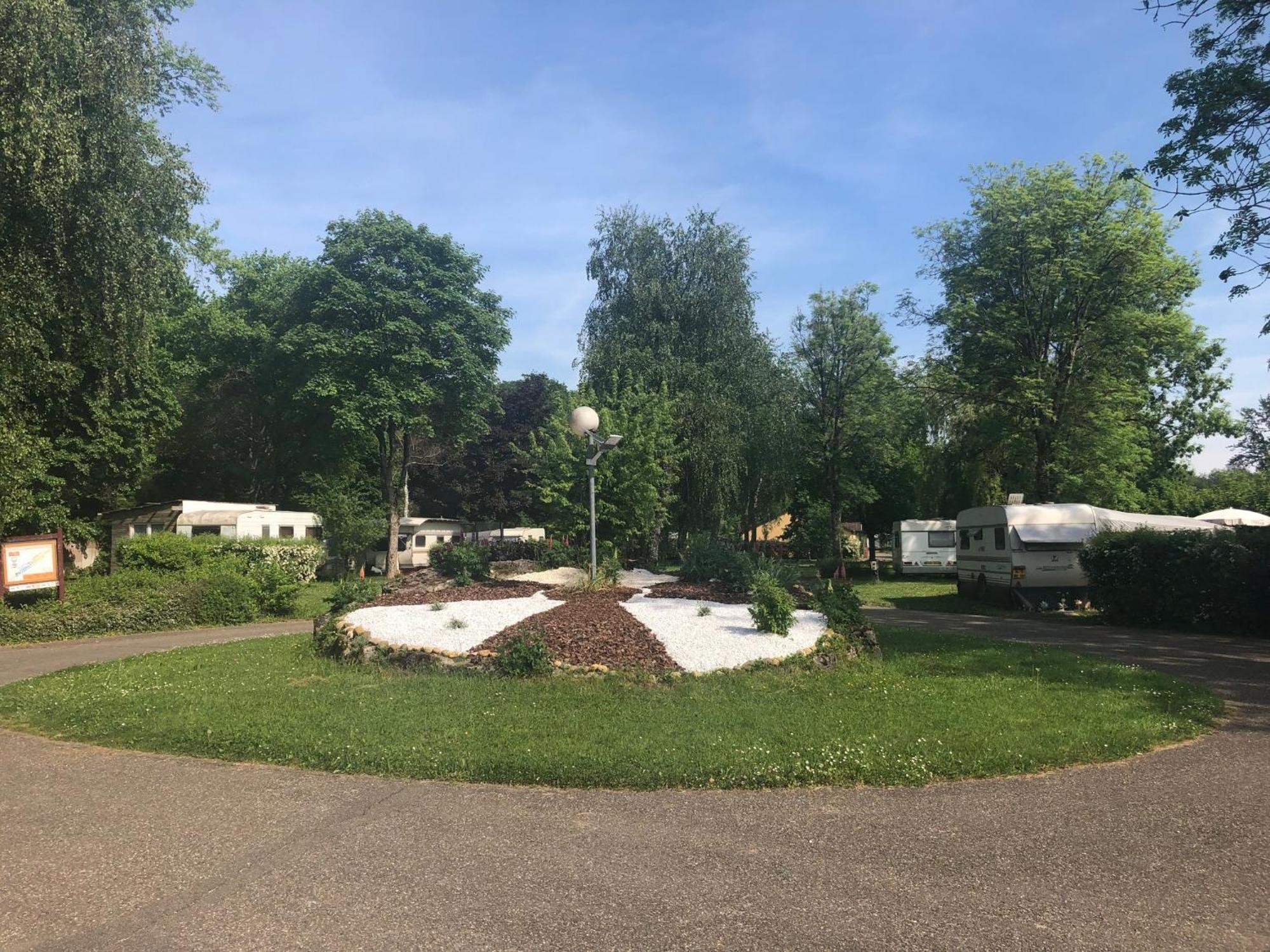 Camping Les Lupins Seppois-le-Bas Exterior foto